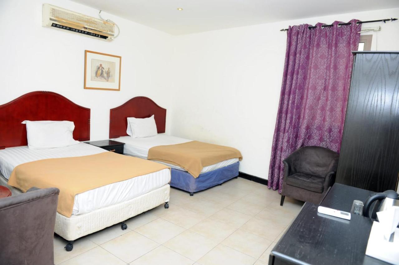 Bahrain Plaza Hotel Manama Eksteriør billede